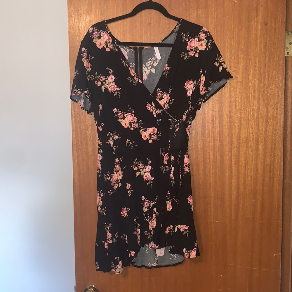 XL FLORAL WRAP DRESS